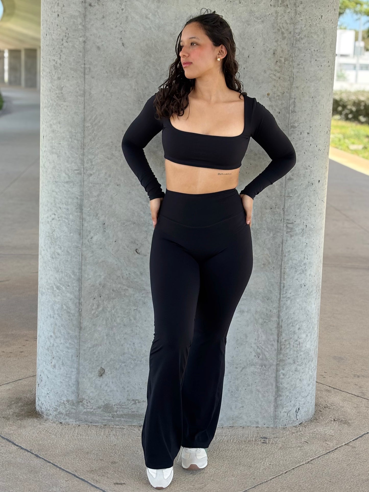 FLARE PANTS - BLACK