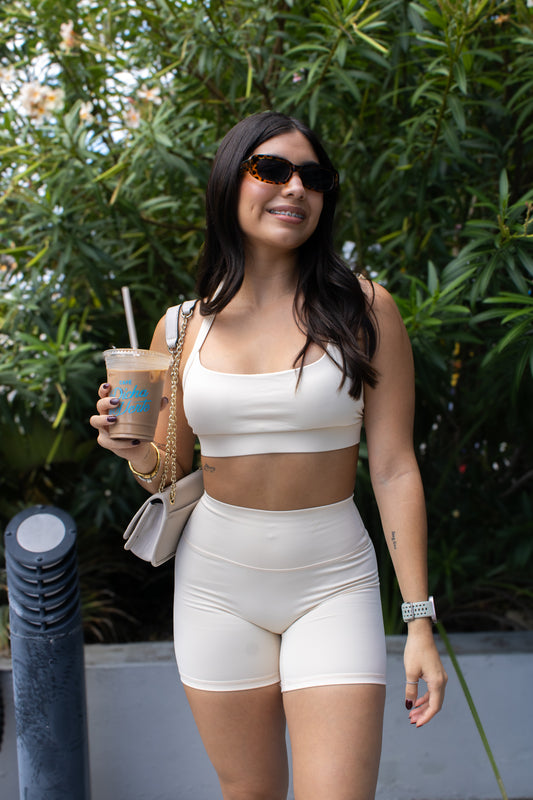 WOMEN´S SHORTS - IVORY