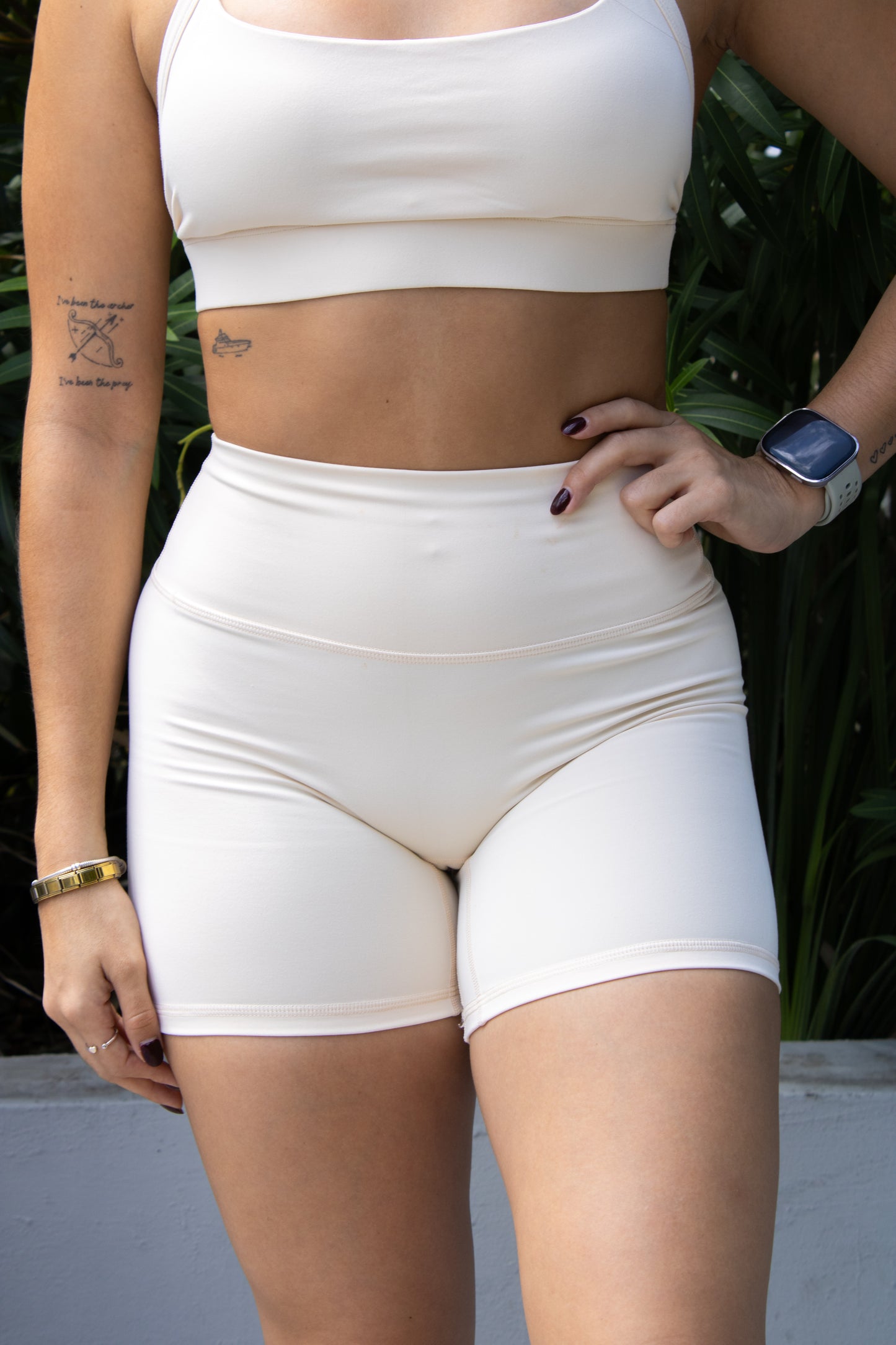 WOMEN´S SHORTS - IVORY